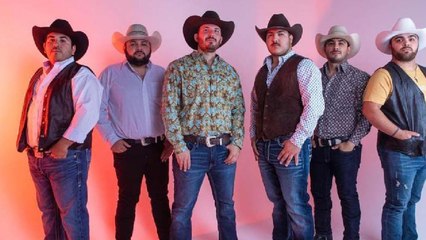 Grupo Frontera sorprendió a pareja de fans en su boda