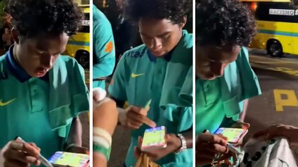 Endrick Playing Clash Royale