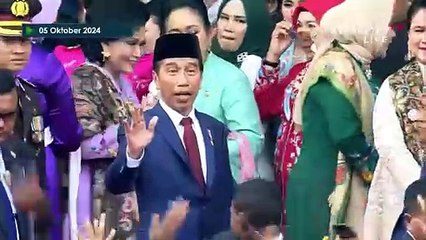 Download Video: Saat Titiek Soeharto Ajak Swafoto Bersama Presiden Jokowi di HUT ke-79 TNI