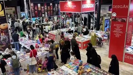 14. Kocaeli Kitap Fuarı'nda hafta sonu yoğunluğu yaşanıyor