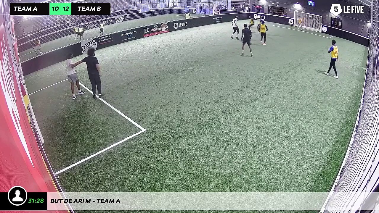 But de Ari M - Team A