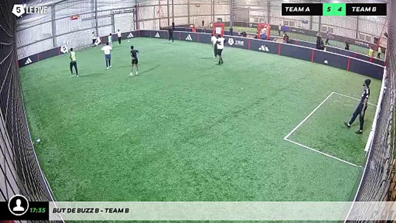 But de Buzz B - Team B