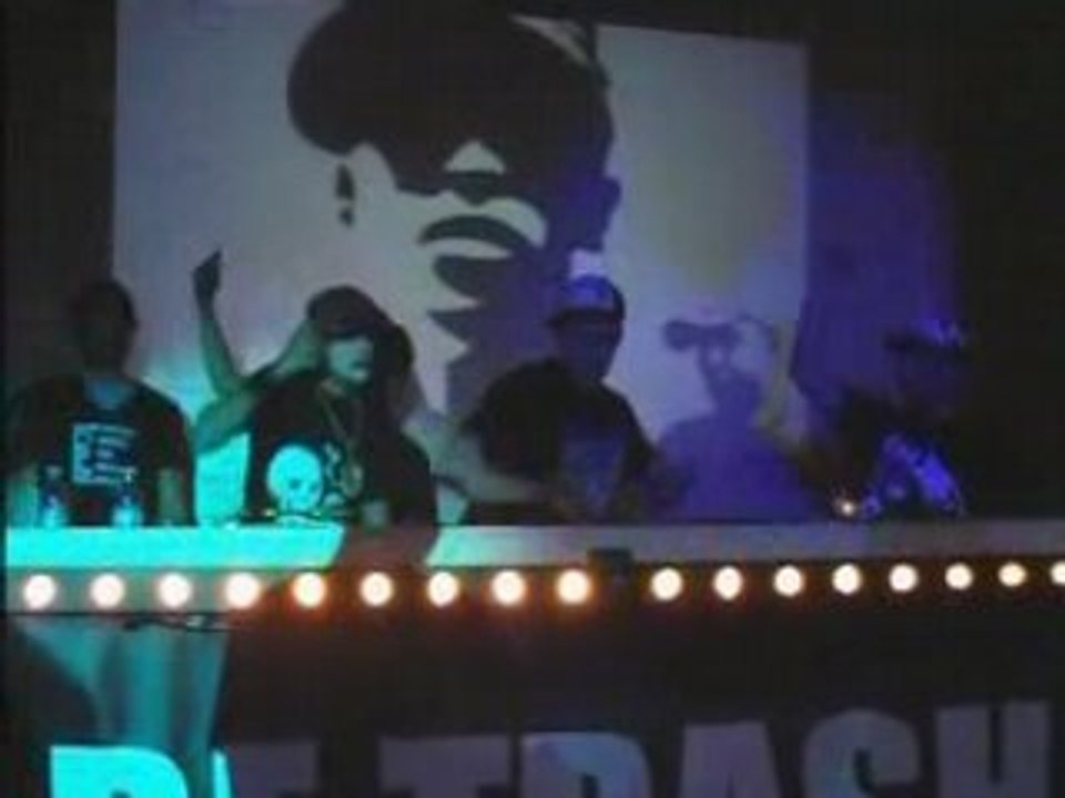 Nouch [Be Trash] @ 4sans