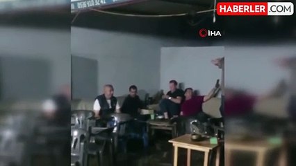 Bursa'da Kahvehane Sular Altında, Vatandaşların Eğlencesi Devam Etti
