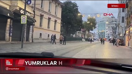 İstanbul'da birbirine giren gençlere polis müdahalesi