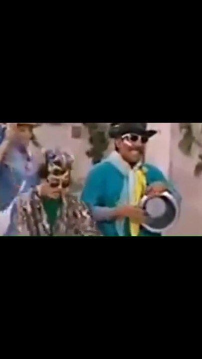 أنا باجتماع رسمي ما بيتحمل المزح.. عقلي ... ههههههه - عيلة 7 نجوم