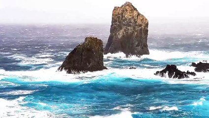 Relaxation film "Beautiful Ocean 0.6" with beautiful wave crash in ocean and natural water sound