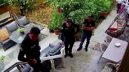 Konya'da sinir krizi geçiren bir kişi, polise bıçakla saldırdı