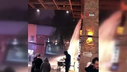 Tarihi çarşıda şelale oluştu