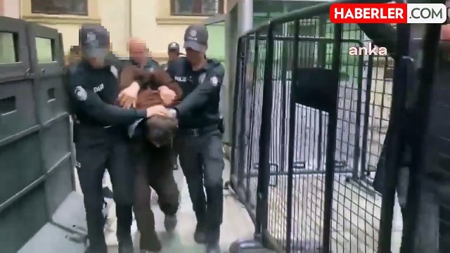 İstiklal Caddesi'nde Polis Memuruna Bıçaklı Saldırı