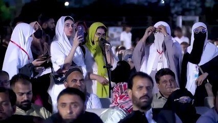 Pakistani Actress Yashma Gill asks Dr Zakir Naik a Challenging Question about Destiny in Urdu.