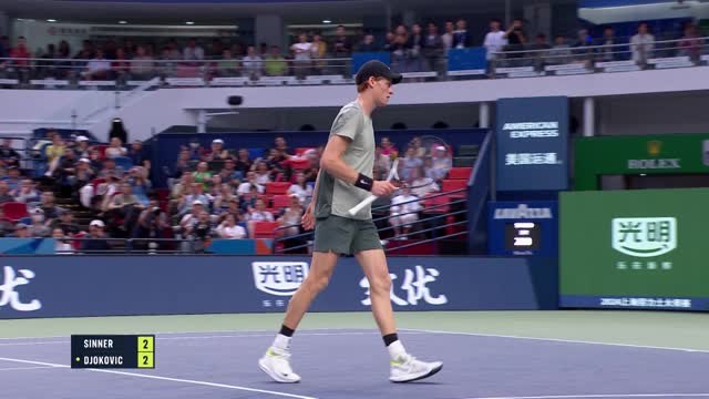 Shanghai - Sinner dompte Djokovic en finale