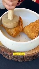 واہ سموسہ مزہ ارہا ہے