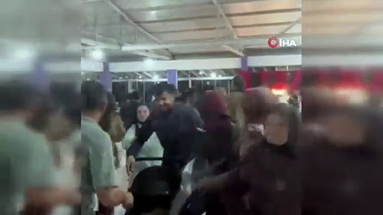 Düğün salonu boks ringine döndü: Davetliler böyle kaçıştı