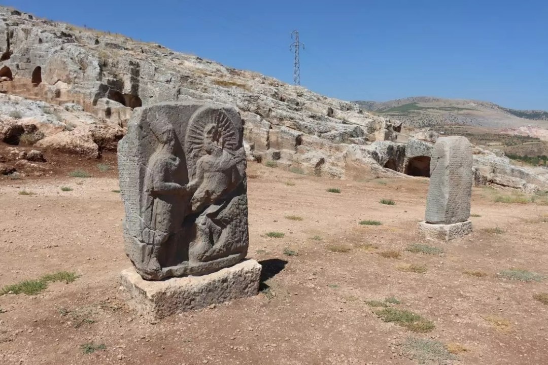 Perre Antik Kenti’ndeki tokalaşma anıtı Köylüler buldu 5 bin turist ziyaret etti