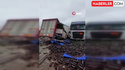 Bursa'da Şişe Yüklü Tır ile Tanker Çarpıştı: 2 Yaralı