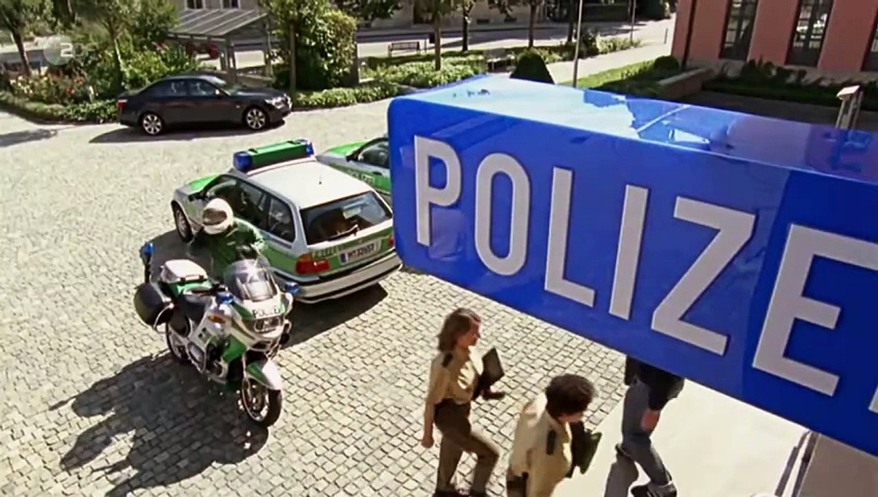 Die Rosenheim-Cops (130) Staffel 8 Folge 4 - Zu Tode geprobt