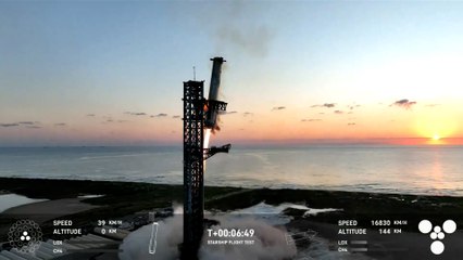 SpaceX prueba con éxito la Starship y recupera la primera fase de la nave con una grúa en la misma plataforma de lanzamiento