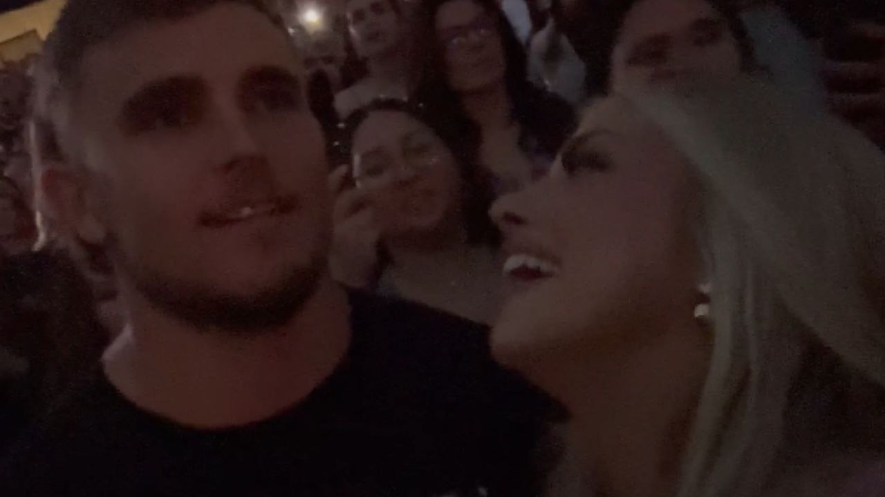 Passionate Swiftie is deeply overwhelmed upon getting her 'Love Story' proposal