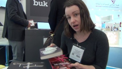 채식주의자 번역가, '전쟁인데 무슨 잔치' 한강 발언 SNS에 공유 / YTN