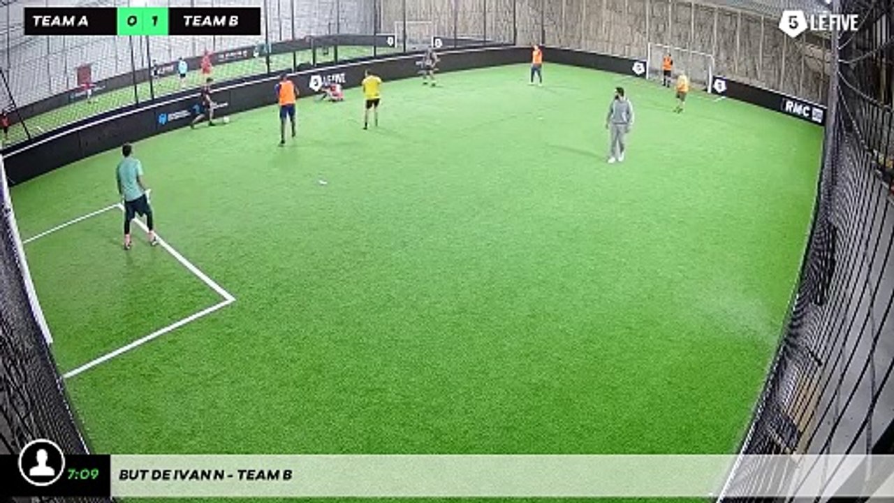 But de Ivan N - Team B