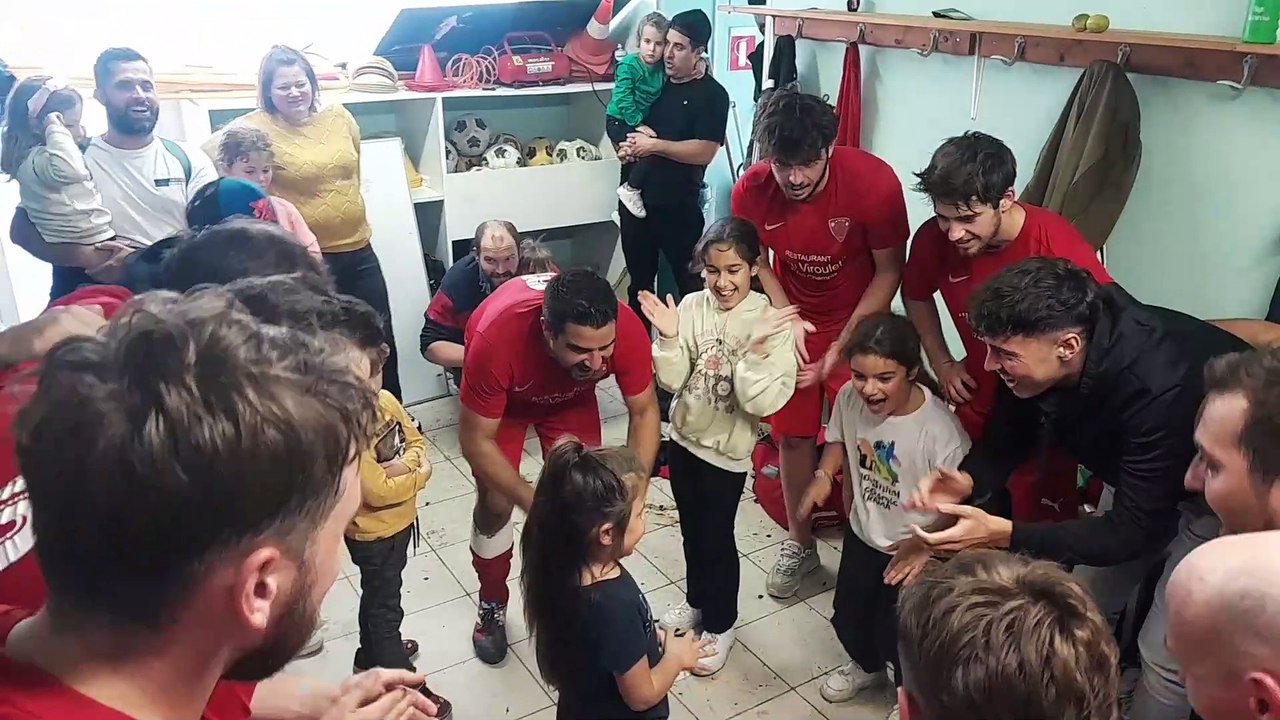 LE VESTIAIRE DE L'AS DU PIC APRÈS LA VICTOIRE AS DU PIC VS AS ST MARCELLOISE DIMANCHE 13 OCTOBRE 2024