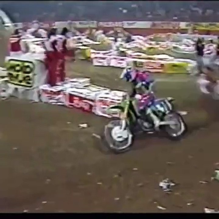 Flashback to Supercross Carnage: Jason Upshaw's Wild Ejection at the 1985 Superbowl of Motocross – One of the Craziest Crashes in History!