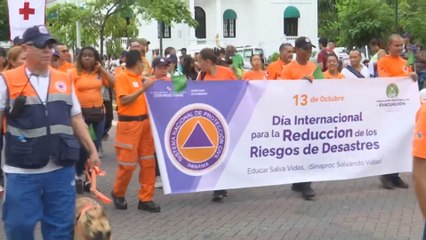 Realizan desfile en el Día Día de Reducción de Riesgos