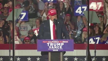 트럼프 유세장 주변에서 장전된 총 소지 남성 기소 / YTN