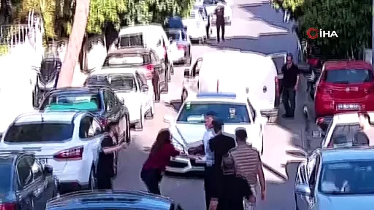 Trafikte eli palalı trafik teröristi kamerada