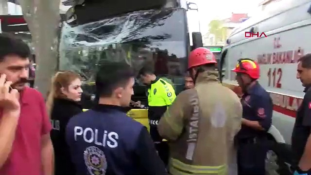 İstanbul- Bahçelievler'de İETT otobüsü ağaca çarptı, 7 yaralı // ek bilgilerle geniş haber