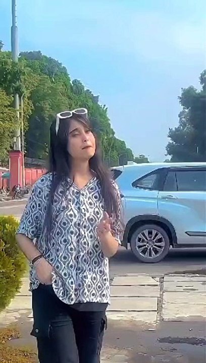 Best Friends Esi Mili hai #besties #friendsforever #friendship #bestfriends #dosti #lovefriendssathz