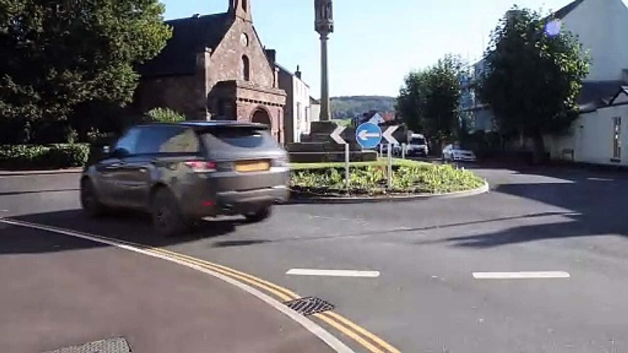 ST THOMAS'S ROUNDABOUT