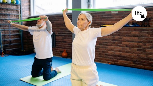 Con la edad perdemos músculo y fuerza. Esto es lo que tienes a que hacer dos veces por semana a partir de los 55 para ponerle solución