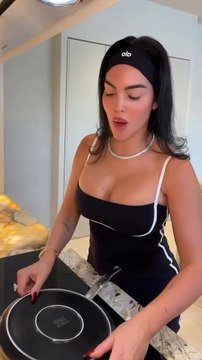 Georgina arrasa en redes con su estilo para hacer tortilla española: escuchen el Gio-consejo