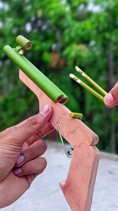 Bamboo Creations with Mini Bamboo Slingshots #bamboo #bamboocrafts #bambooart #Diy