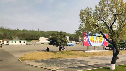 Rua Sungri (Pyongyang) - Arco do Triunfo, Estádio Kim Il Sung, Estátua de Chollima, Colina Mansu