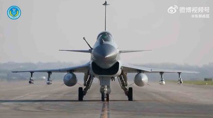 ビデオ：中国、台湾封鎖をシミュレーションする軍事演習を実施