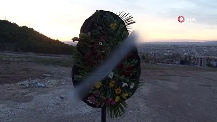 Eskişehir'de tedirgin eden olay! Tarlada tabut ve çelenk bulundu