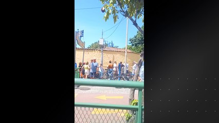 Télécharger la video: Botafogo x Criciúma: Torcida enfrenta fila quilométrica em busca de ingressos