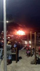 Ônibus incendiado na Av. Paralela nesta segunda-feira