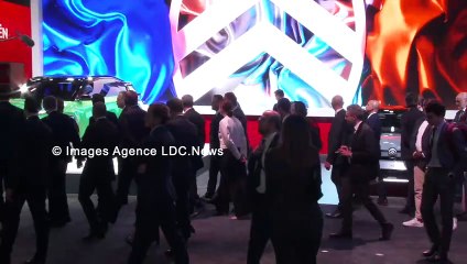 Salon Mondial de l'Auto. Visite d'Emmanuel Macron. Paris/France - 14 Octobre 2024