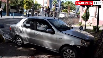 Kırkağaç'ta Kontrolden Çıkan Otomobil Belediye Parkına Uçtu: 1 Yaralı