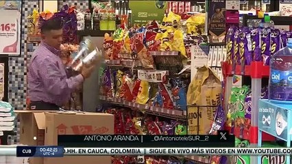 En la ciudad de México,activistas denunciaron que grandes corporativos promueven el consumo de comida chatarra,teleSUR.