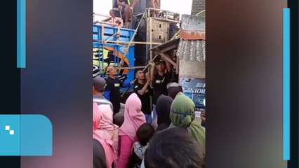 PARADE SOUND HOREG DI JEMBER RUSAK WARUNG WARGA KARENA HALANGI JALAN
