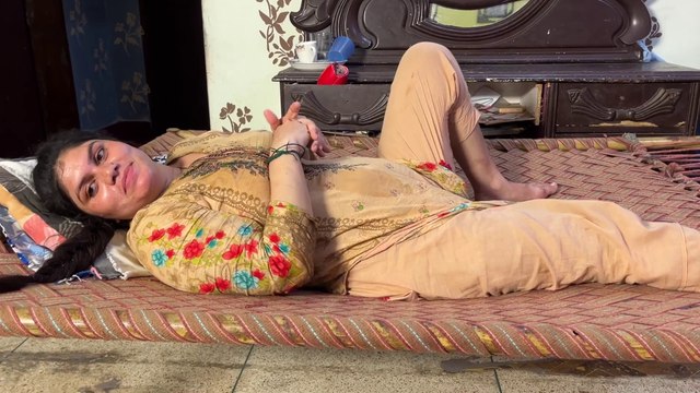 Tum Say Milna _ Today Singing A Song _ Pakistani Girl Street Singer _ Beautiful Amazing Voice Girl