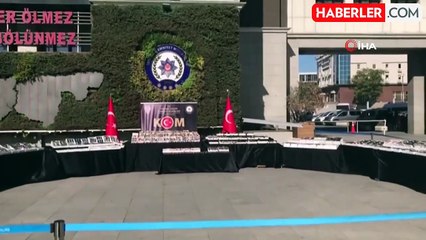 İstanbul'da 100 Milyon Lira Değerinde 73 Bin Kaçak Saat Ele Geçirildi