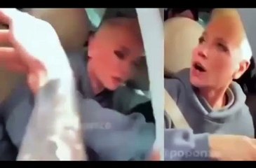 Fã cospe em Xuxa após show solidário; veja vídeo