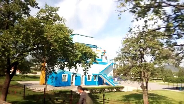 Passando pelo Parque de Diversões de Mangyongdae