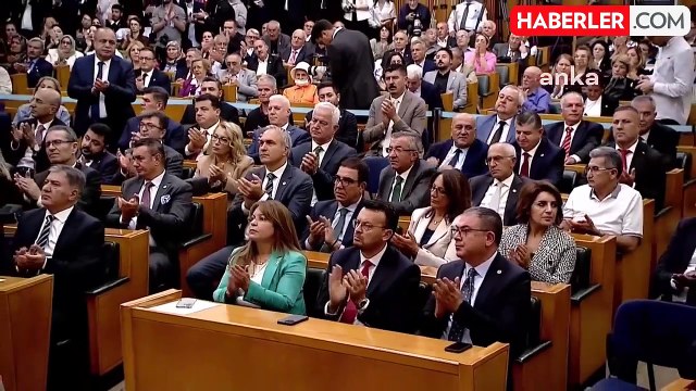 CHP Lider Özel'den Hayvan Katliamına Tepki: Yüce Mahkeme Zaman Geçirmeden Bu Yasayı İptal Etmelidir
